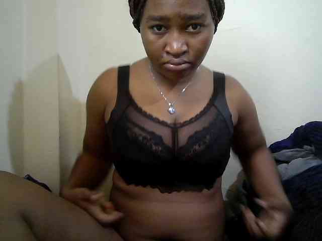 Curveydoll webcam