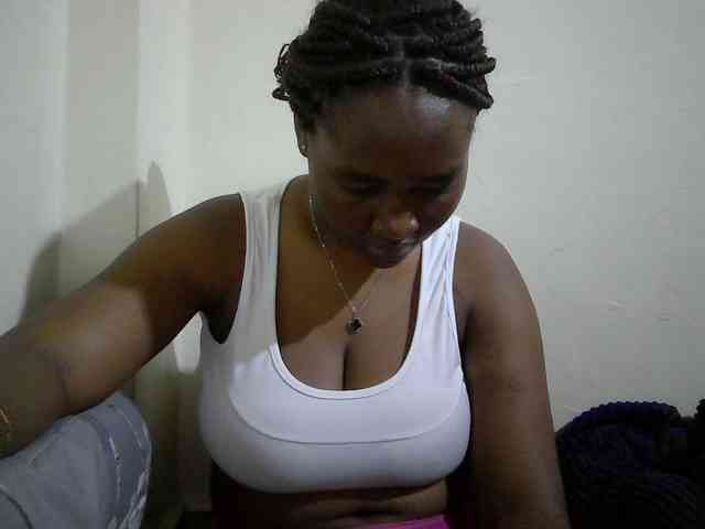 Curveydoll webcam