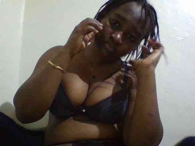 Curveydoll webcam