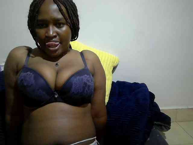 Curveydoll webcam