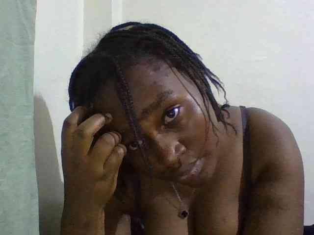 Curveydoll webcam