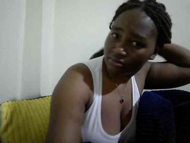 Curveydoll webcam