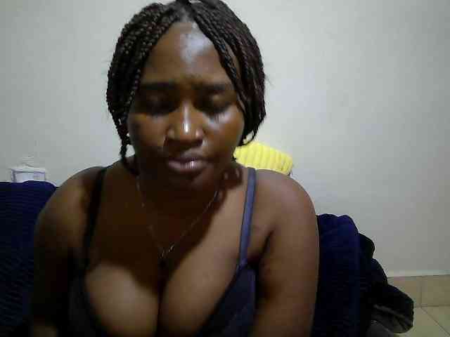Curveydoll webcam