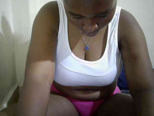 Curveydoll webcam