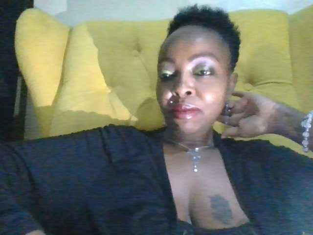 candy2002 live cam on BongaCams