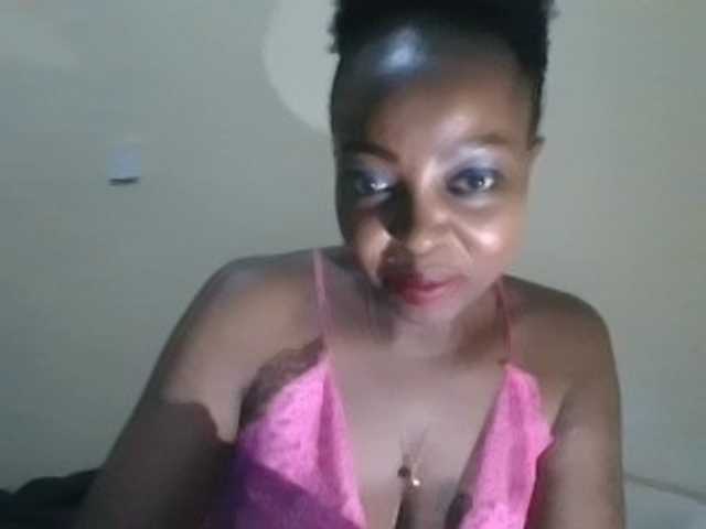 candy2002, en directo ahora en BongaCams