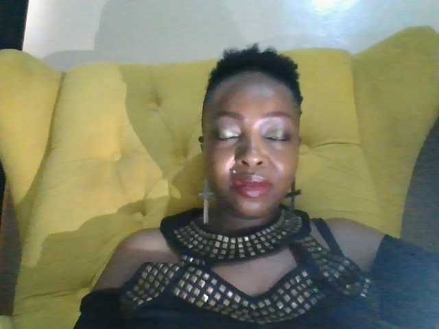 candy2002 live cam on BongaCams