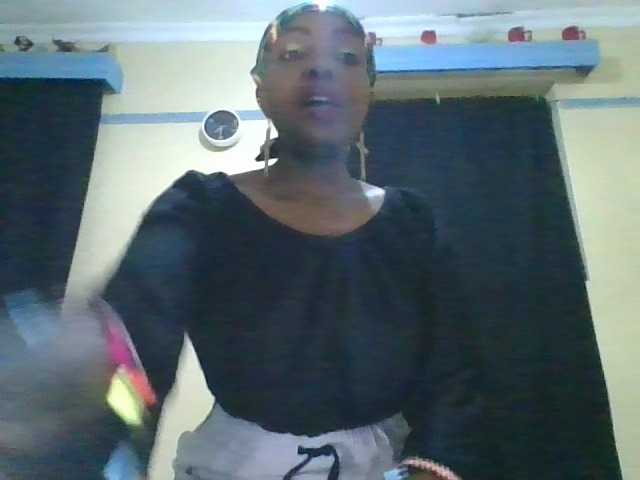 Candy2002 on Bongacams