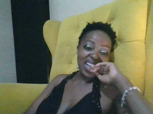 candy2002 live cam on BongaCams