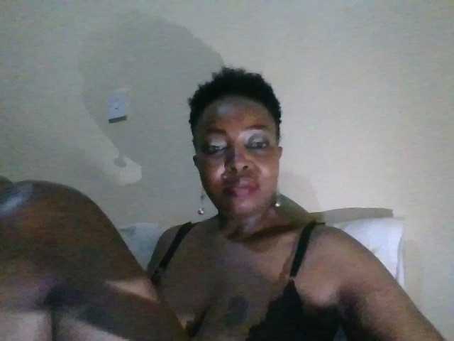 candy2002, live now on BongaCams