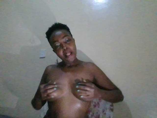 candy2002 live cam on BongaCams