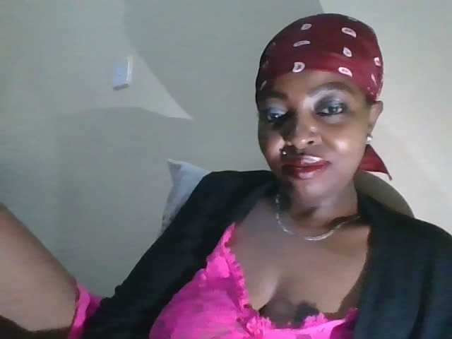 candy2002 live cam on BongaCams