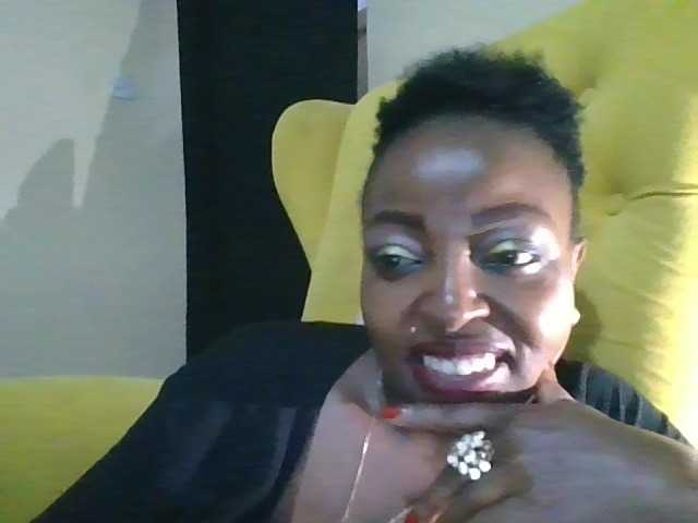 candy2002 live cam on BongaCams
