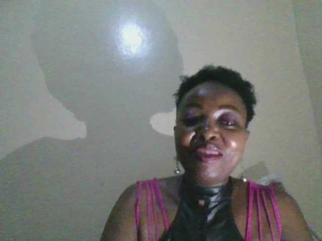 Candy2002, 44 y/o - Live Cam on BongaCams