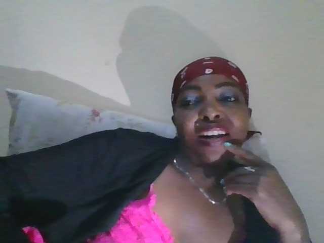 candy2002 webcam bongacams model stream image