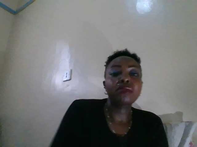 candy2002, live now on BongaCams