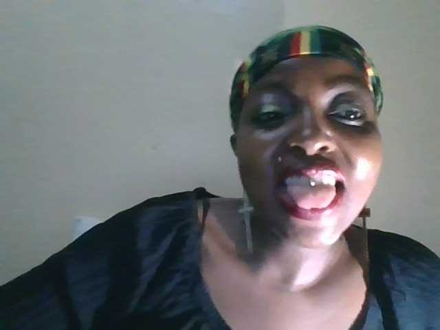 candy2002 webcam bongacams model stream image