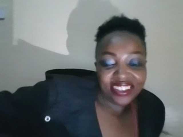 candy2002, live now on BongaCams