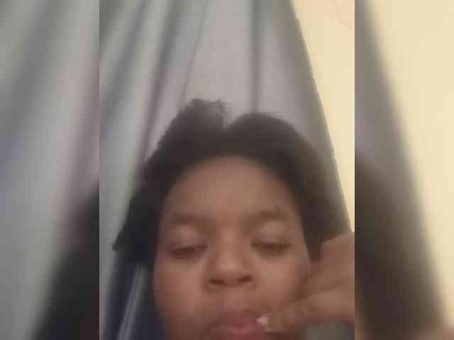 Modèle: Prettynyambz