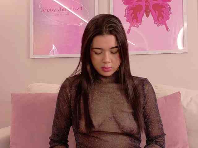 IsabelleRouse webcam