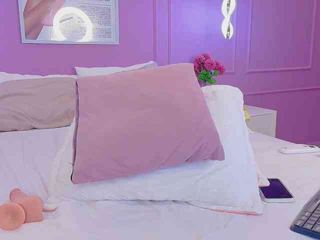 IsabelleRouse webcam