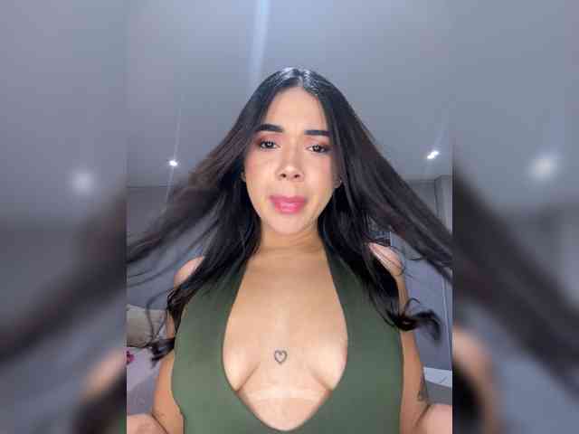IsabelleRouse webcam