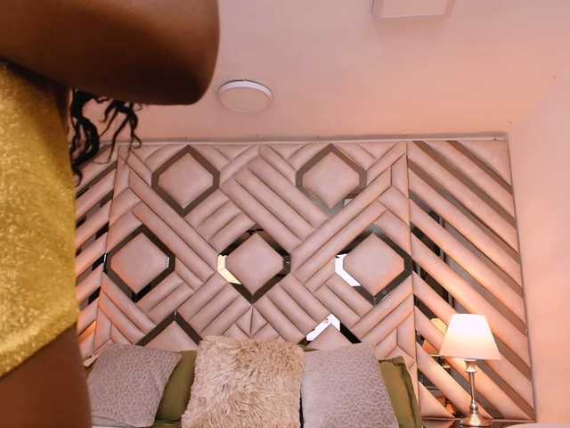 Ninamendez live cam
