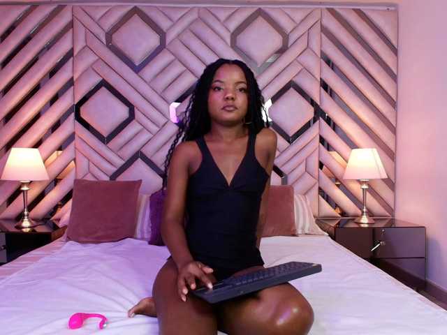 NinaMendez, en directo ahora en BongaCams