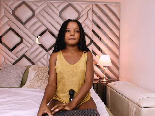 Ninamendez live cam