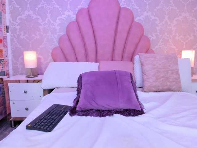 NinaMendez, live now on BongaCams