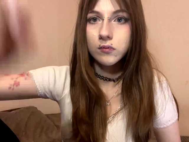 kissmy — live female cam