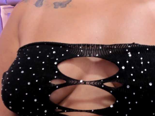 DanySwet live cam on BongaCams