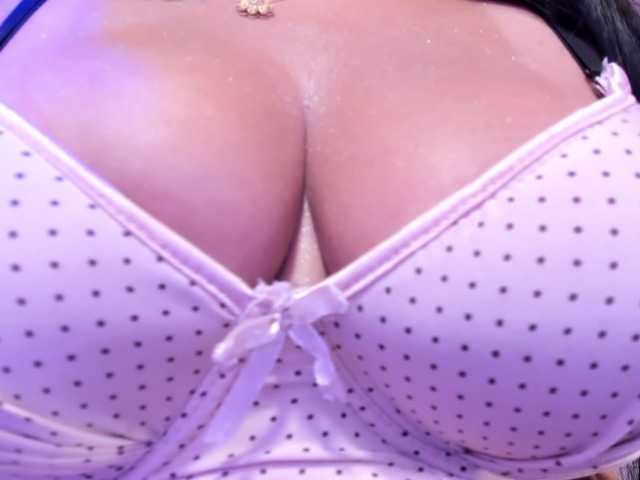 DanySwet live cam on BongaCams