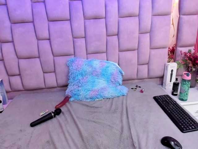 DanySwet, live now on BongaCams
