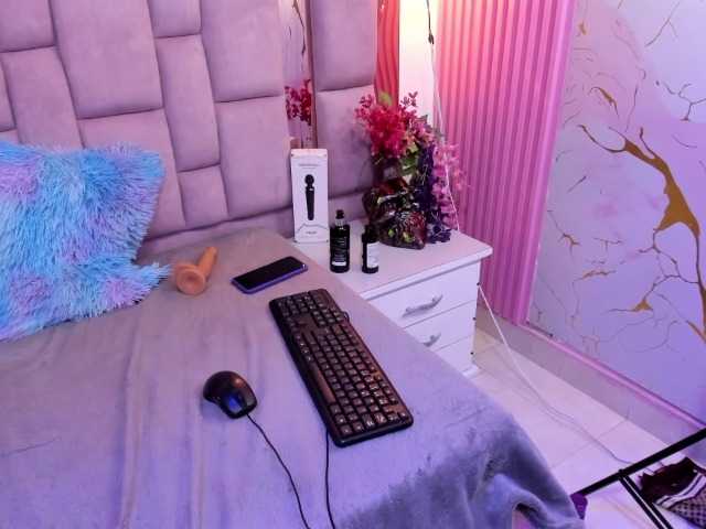 DanySwet live cam on BongaCams