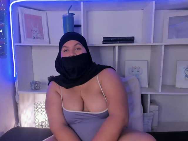 Estrelladani live cam on BongaCams
