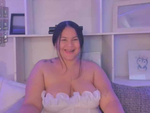 Estrelladani live cam on BongaCams