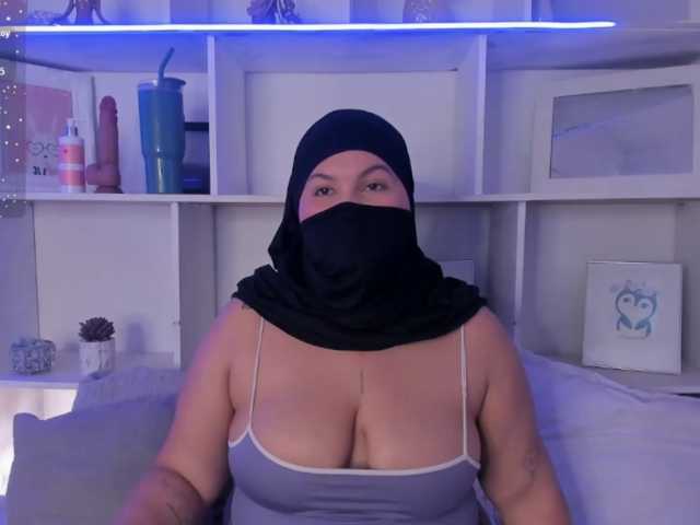 Estrelladani live cam on BongaCams