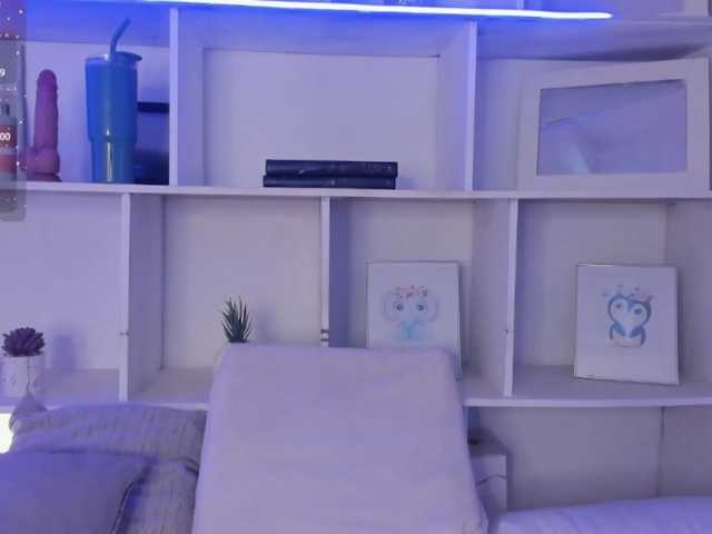 Estrelladani live cam on BongaCams