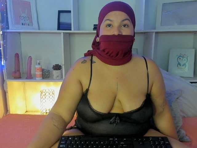 Estrelladani live cam on BongaCams