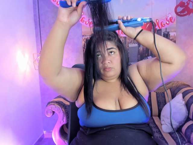 Sara-clk live cam preview