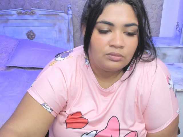 Sara-clk live cam preview