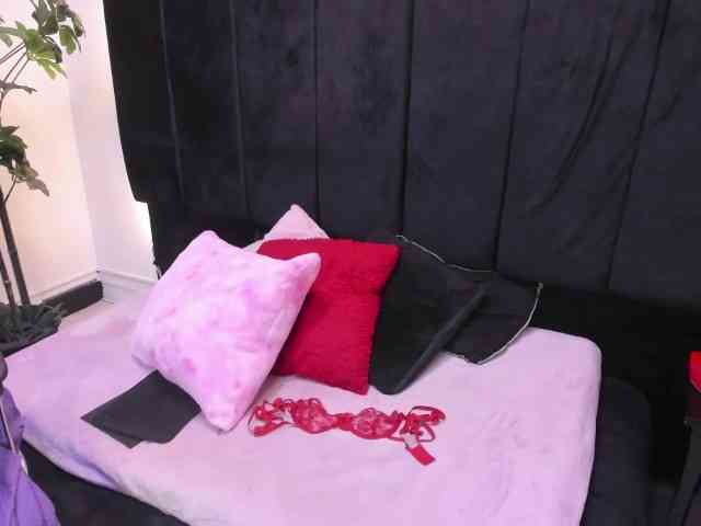 Emilytomson webcam