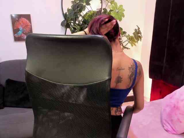 Emilytomson webcam