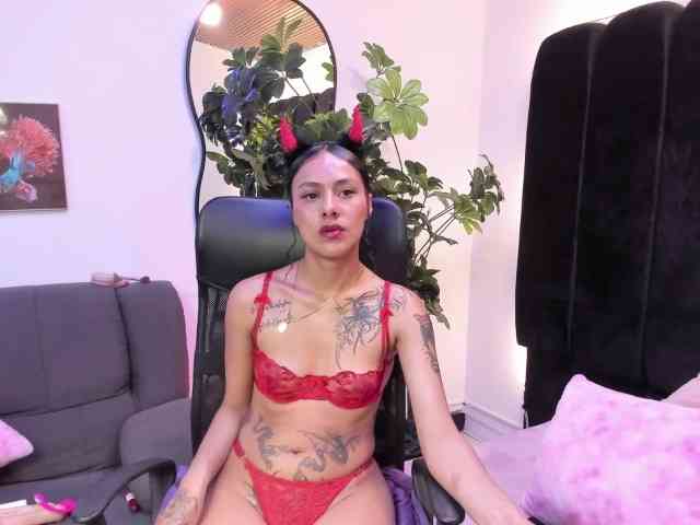 Emilytomson webcam