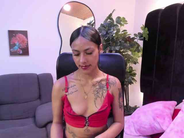 Emilytomson webcam