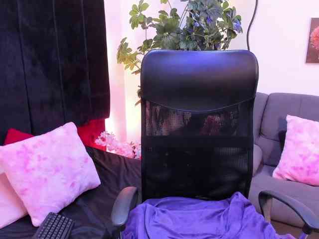Emilytomson webcam