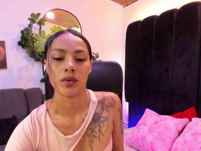 Emilytomson webcam