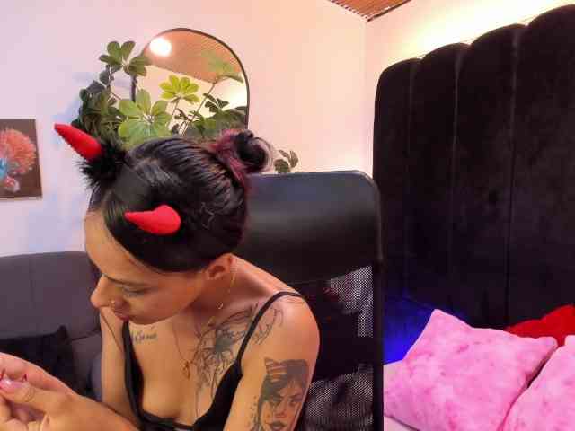 Emilytomson webcam