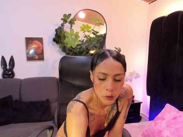 Emilytomson webcam